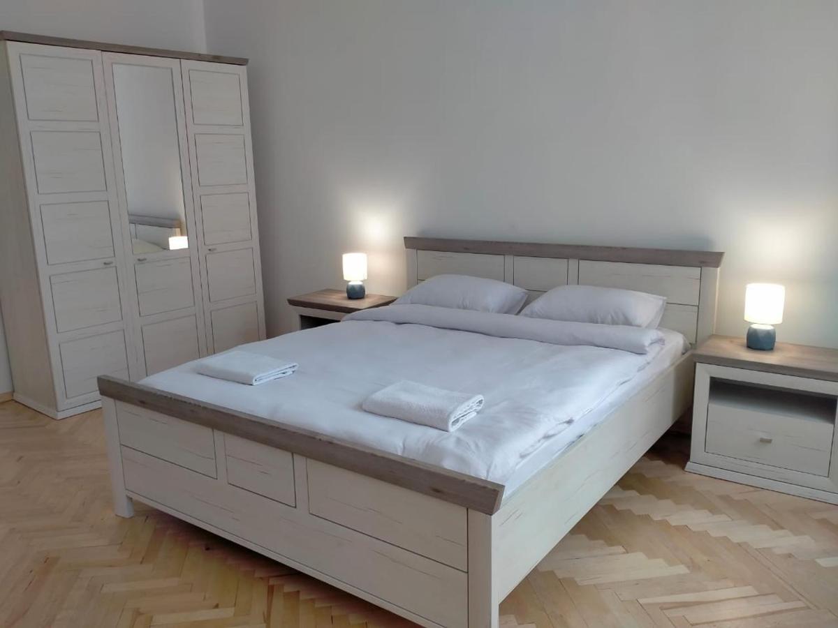 Avangard Kryva Lypa 3 Apart Leopoli Esterno foto