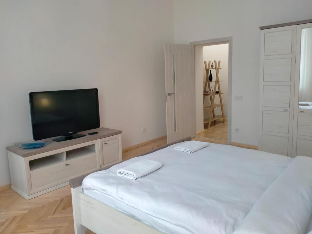 Avangard Kryva Lypa 3 Apart Leopoli Esterno foto